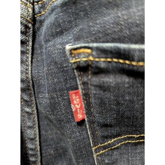 Levis Women’s Size 12 Classic Capri Blue Denim Cropped Summer Jean - Picture 5 of 6